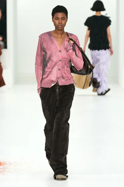 Look 27